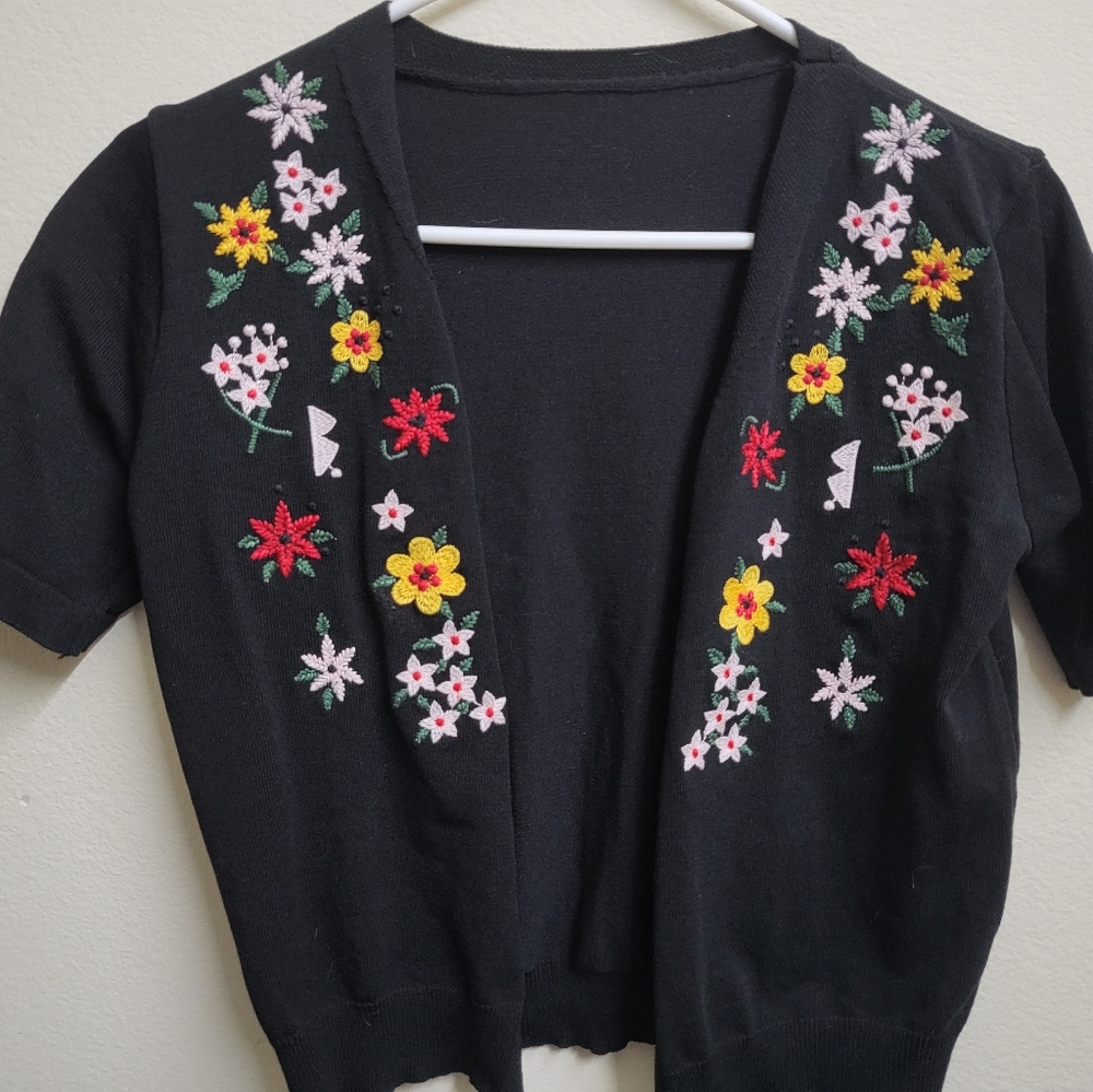 Shorts sleeve cardigan